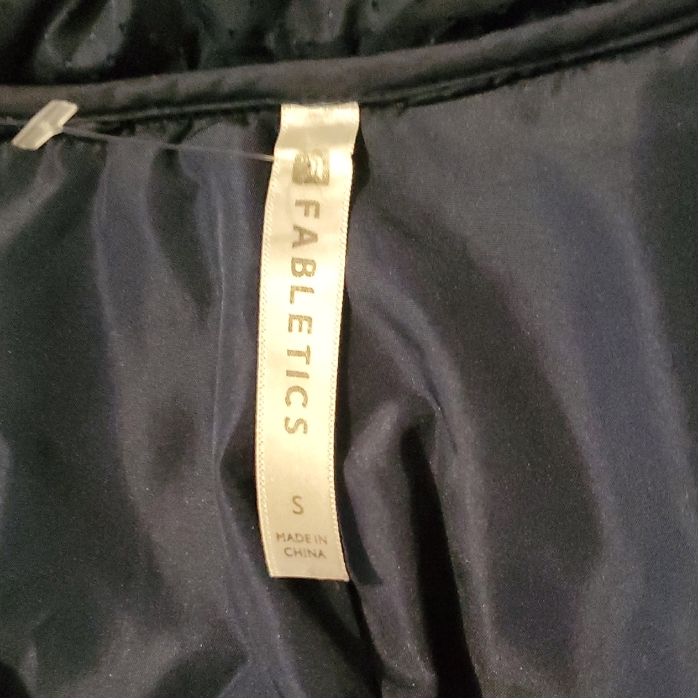 Fabletics Navy Full Zip Puffer Jacket With Zip Out Hood - Picture 2 of 12